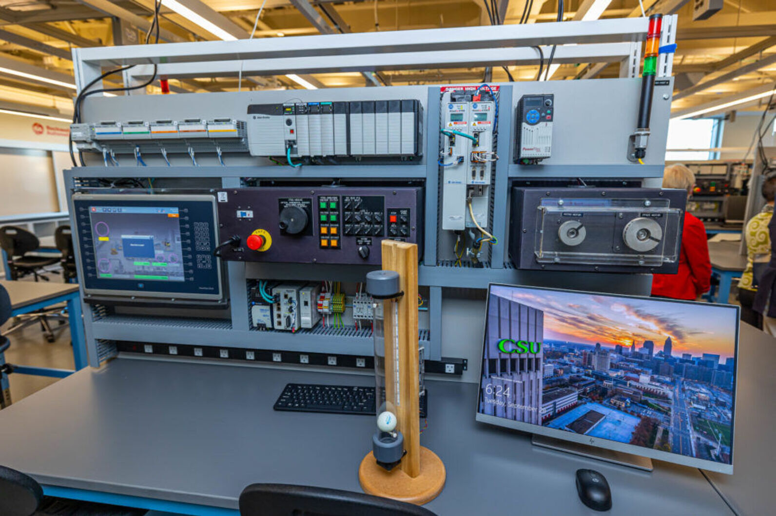 51533418885b837d35a2ak 1 980x653