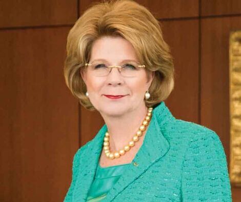 Beth mooney headshot